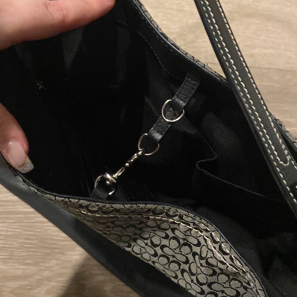 Authentic Coach Tote - Picture 3 of 4